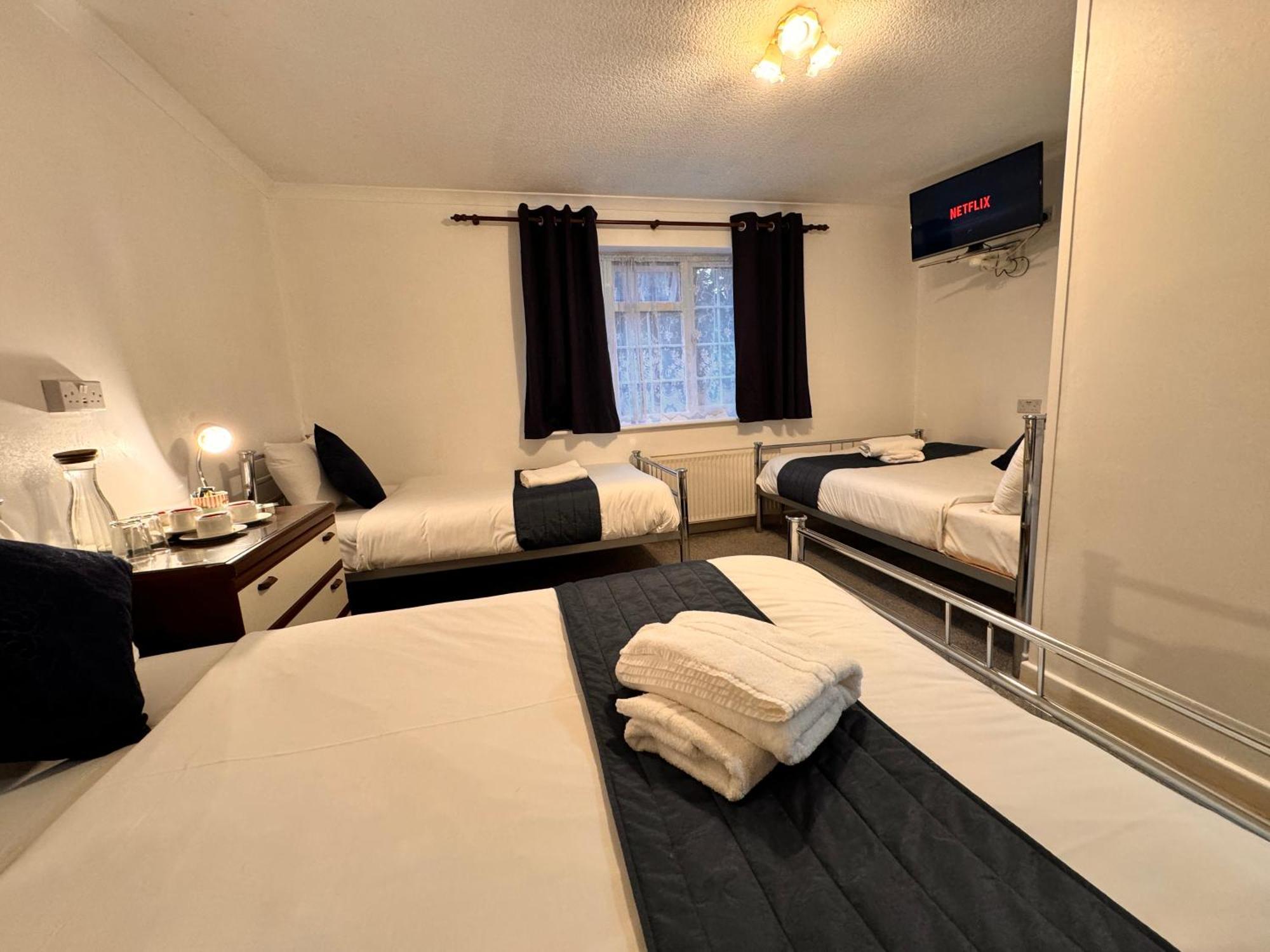 All Seasons Gatwick Guest House & Parking Horley Exterior foto